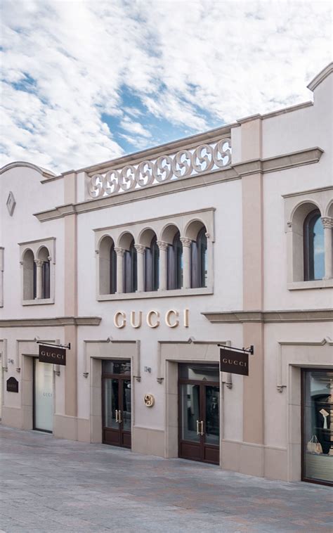 buying gucci handbags at la roca|la roca village outlet.